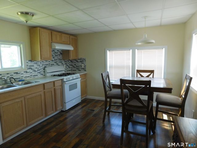 24 E Street, Groton, CT 06340