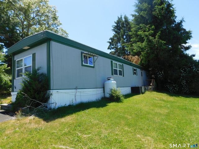 24 E Street, Groton, CT 06340