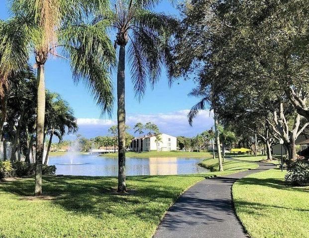 542 Shady Pine Way D, Greenacres, FL 33415