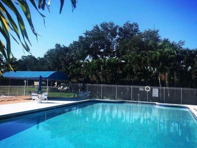 542 Shady Pine Way D, Greenacres, FL 33415