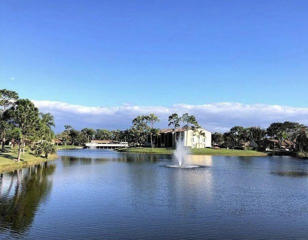 542 Shady Pine Way D, Greenacres, FL 33415