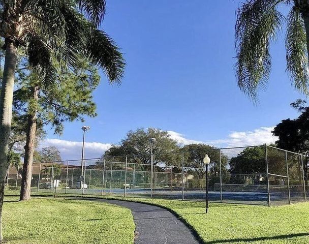 542 Shady Pine Way D, Greenacres, FL 33415