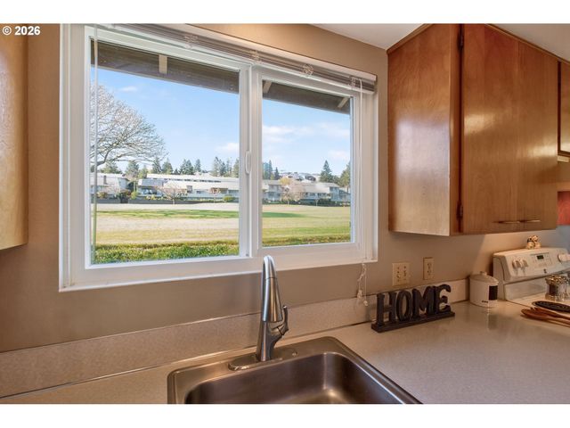 15645 Sw QUEEN VICTORIA Pl, King City, OR 97224