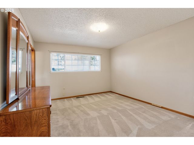 15645 Sw QUEEN VICTORIA Pl, King City, OR 97224