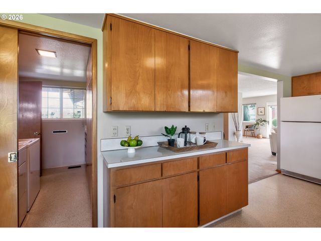 15645 Sw QUEEN VICTORIA Pl, King City, OR 97224