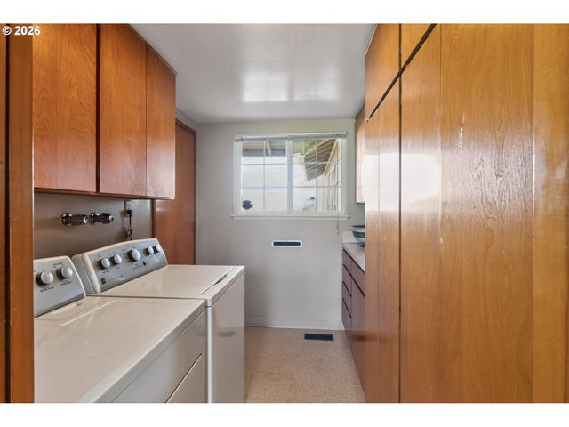 15645 Sw QUEEN VICTORIA Pl, King City, OR 97224