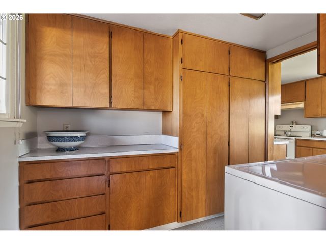 15645 Sw QUEEN VICTORIA Pl, King City, OR 97224