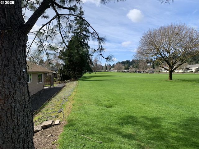 15645 Sw QUEEN VICTORIA Pl, King City, OR 97224