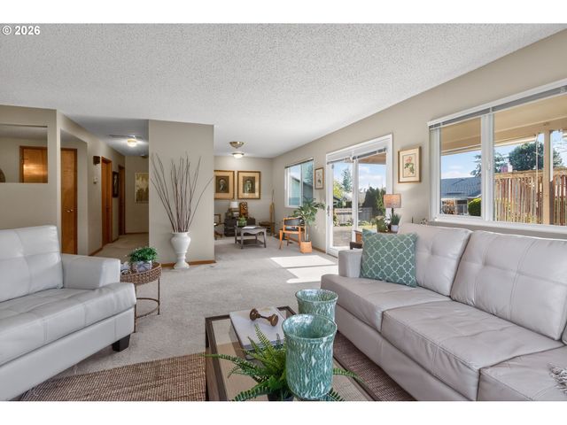 15645 Sw QUEEN VICTORIA Pl, King City, OR 97224