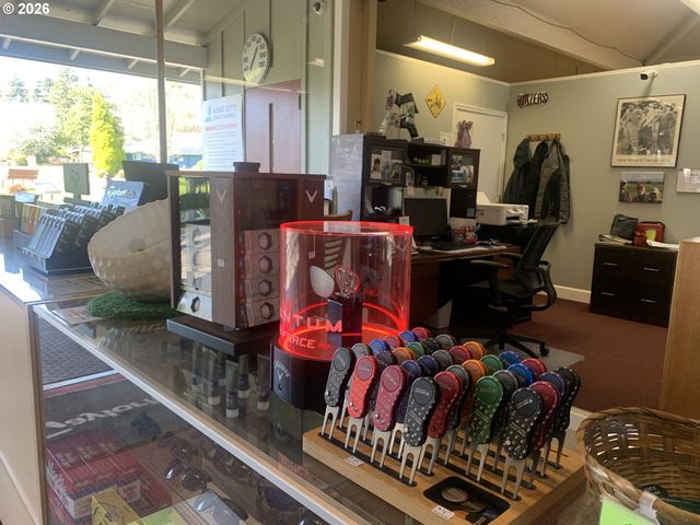 15645 Sw QUEEN VICTORIA Pl, King City, OR 97224