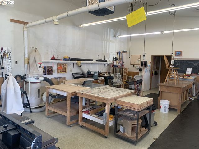 15645 Sw QUEEN VICTORIA Pl, King City, OR 97224