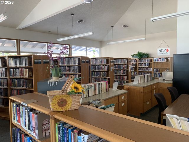 15645 Sw QUEEN VICTORIA Pl, King City, OR 97224