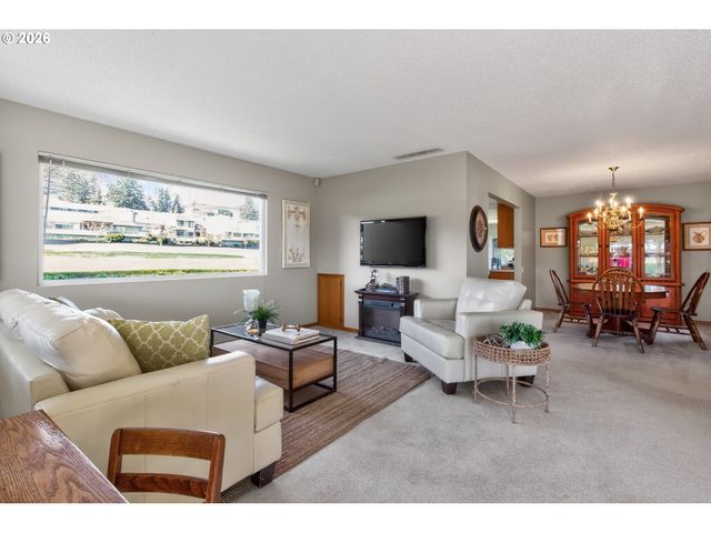 15645 Sw QUEEN VICTORIA Pl, King City, OR 97224