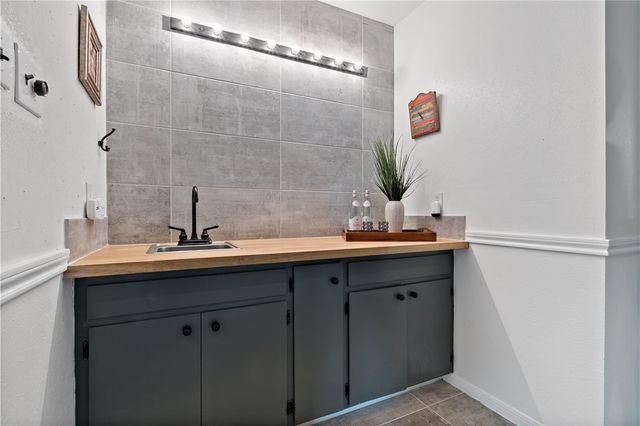 2811 Normand Drive, College Station, TX 77845