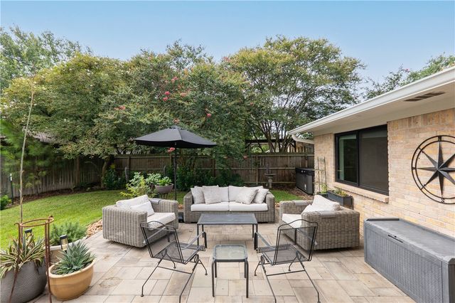 2811 Normand Drive, College Station, TX 77845