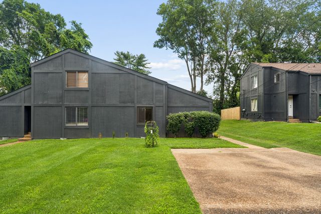 520 Doral Country Dr, Nashville, TN 37221