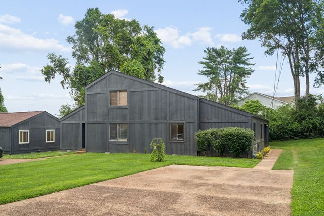 520 Doral Country Dr, Nashville, TN 37221