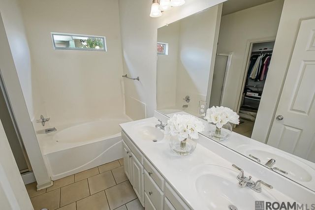 40326 Creekway Cove Ct, Gonzales, LA 70737