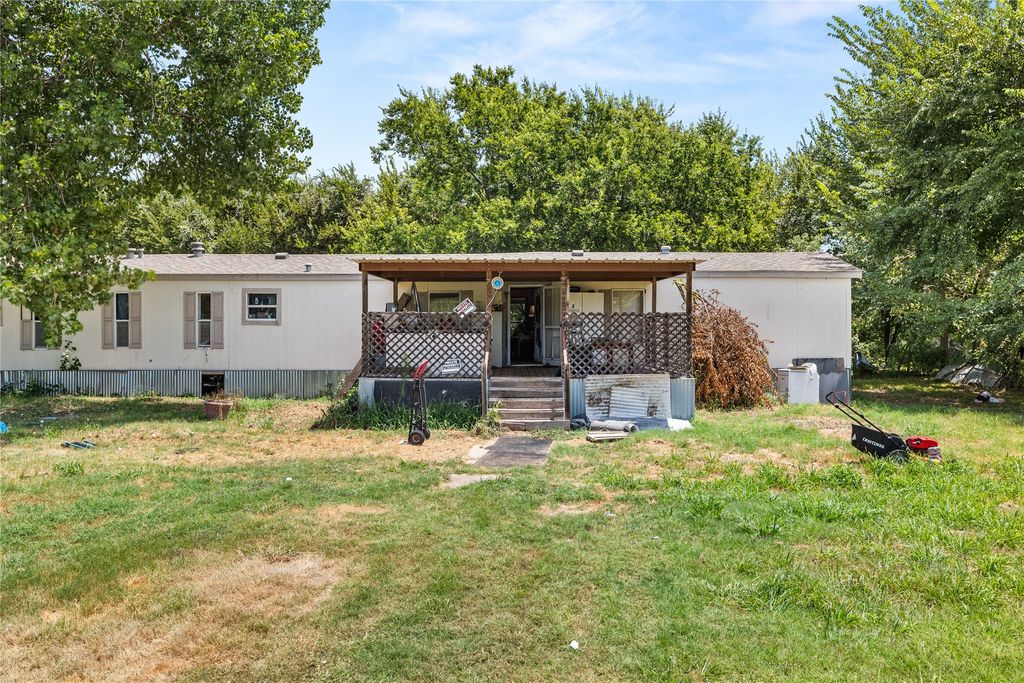 120 Oak Drive, Springtown, TX 76082