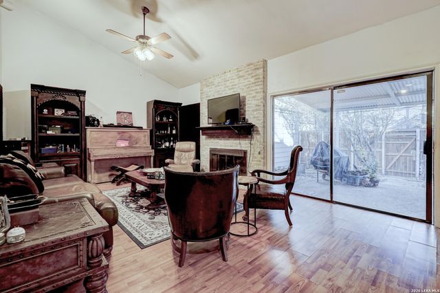 6422 Honey Hl, San Antonio, TX 78229