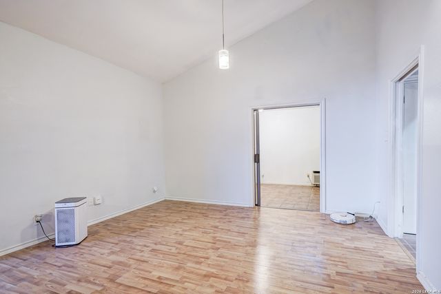 6422 Honey Hl, San Antonio, TX 78229