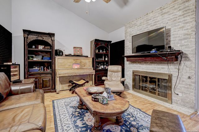 6422 Honey Hl, San Antonio, TX 78229