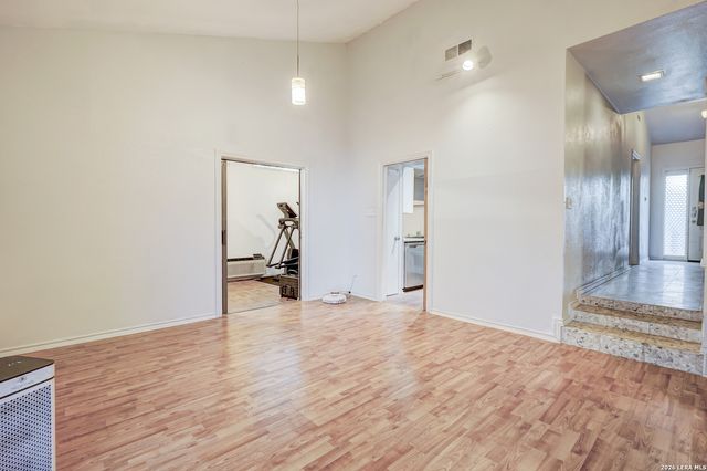 6422 Honey Hl, San Antonio, TX 78229