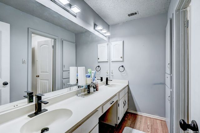 6422 Honey Hl, San Antonio, TX 78229