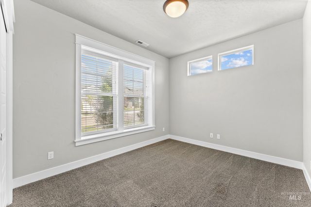 3363 E Kalinga Ln, Meridian, ID 83642