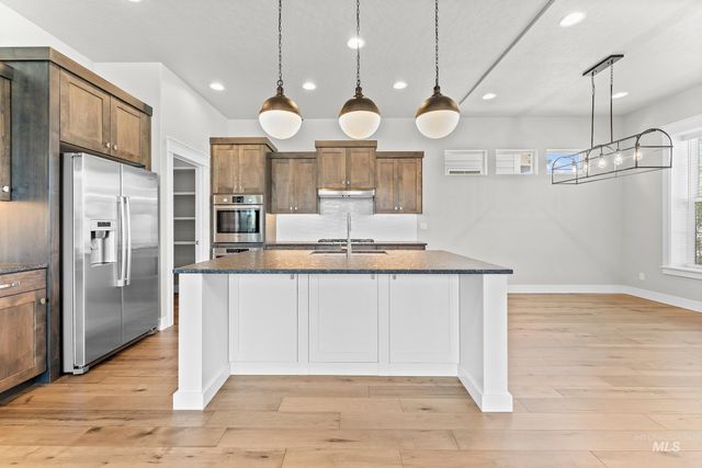 3363 E Kalinga Ln, Meridian, ID 83642