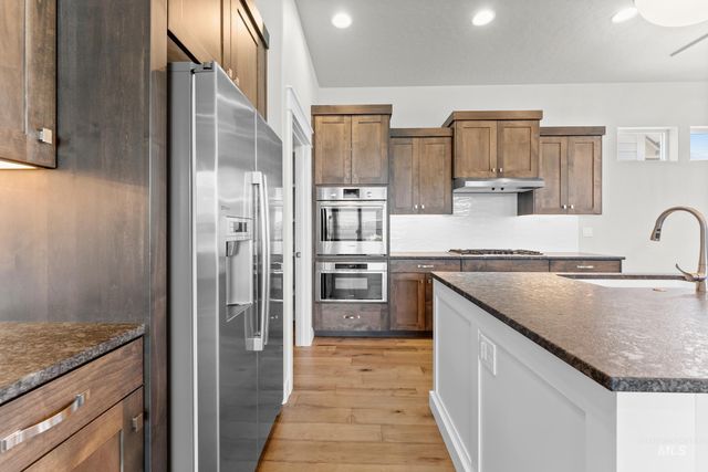 3363 E Kalinga Ln, Meridian, ID 83642
