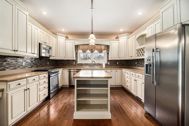 365 Newton Lane, Valparaiso, IN 46383