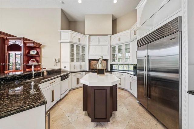 3520 Paddock Rd, Weston, FL 33331