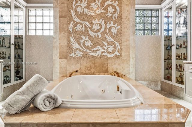 3520 Paddock Rd, Weston, FL 33331