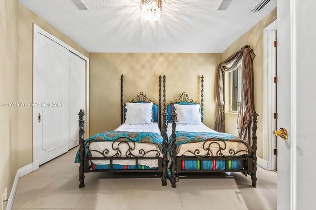 3520 Paddock Rd, Weston, FL 33331