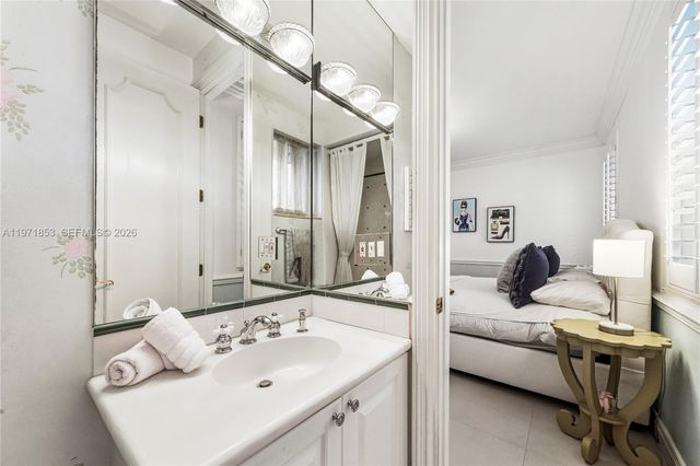 3520 Paddock Rd, Weston, FL 33331