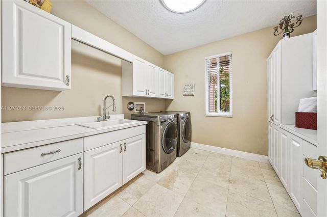 3520 Paddock Rd, Weston, FL 33331