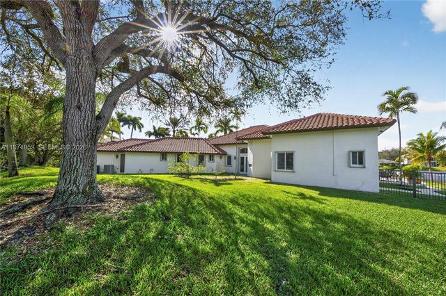 3520 Paddock Rd, Weston, FL 33331