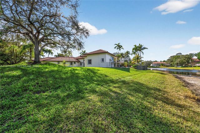 3520 Paddock Rd, Weston, FL 33331