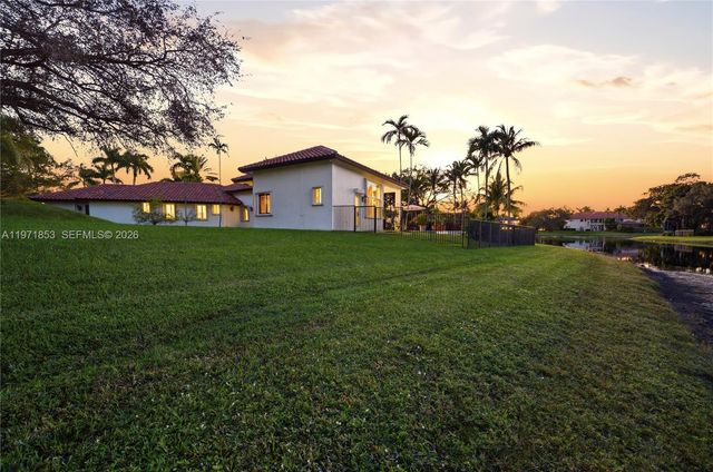 3520 Paddock Rd, Weston, FL 33331