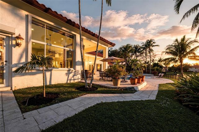 3520 Paddock Rd, Weston, FL 33331