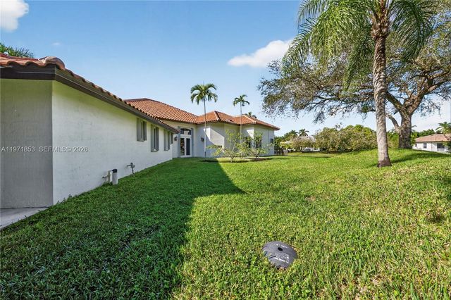 3520 Paddock Rd, Weston, FL 33331