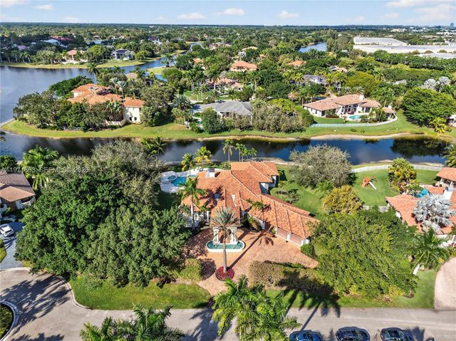 3520 Paddock Rd, Weston, FL 33331