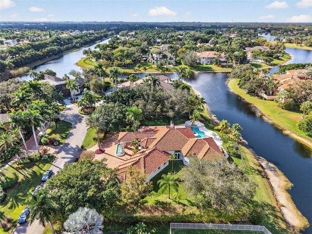 3520 Paddock Rd, Weston, FL 33331