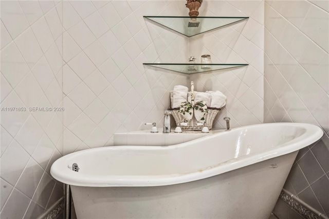 3520 Paddock Rd, Weston, FL 33331