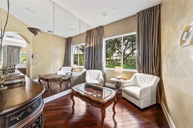 3520 Paddock Rd, Weston, FL 33331