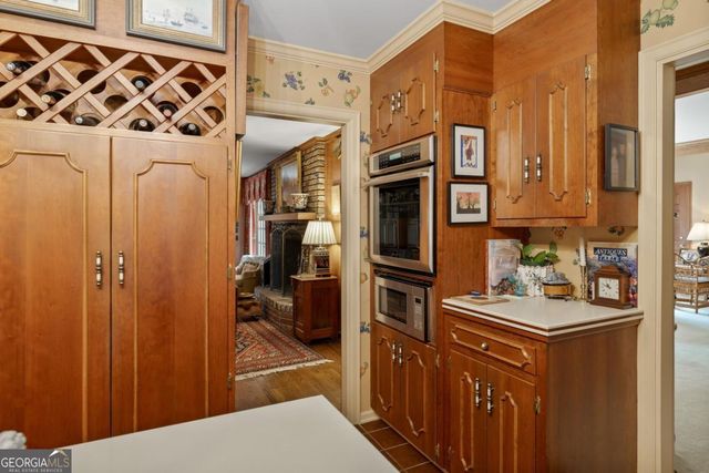 885 Glenwood Drive, Gainesville, GA 30501