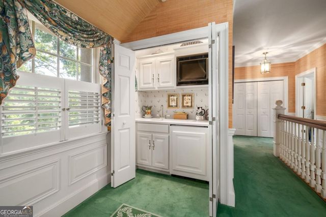 885 Glenwood Drive, Gainesville, GA 30501