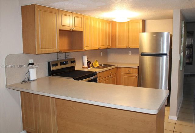 5446 W 26th Ave C-20, Hialeah, FL 33016