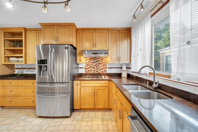 6020 N Landers Avenue, Chicago, IL 60646